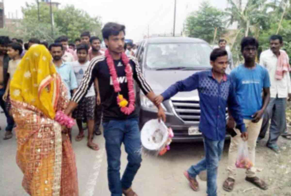 husband organize marriage of his wife with her boyfriend and make story of salman khan film