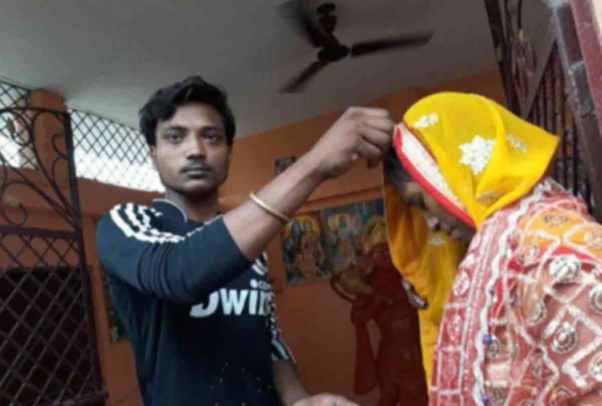 husband organize marriage of his wife with her boyfriend and make story of salman khan film