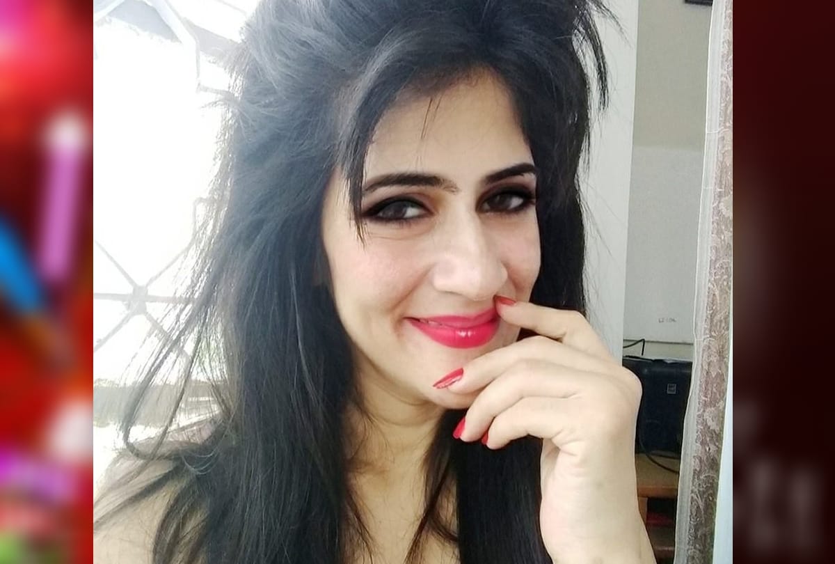  Nikhil Handa came in contact with the girl from the dating site