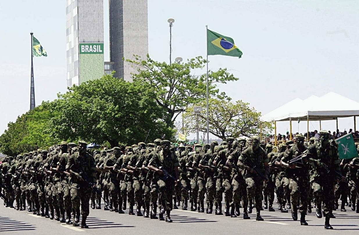  know about the uniforms of military around the world