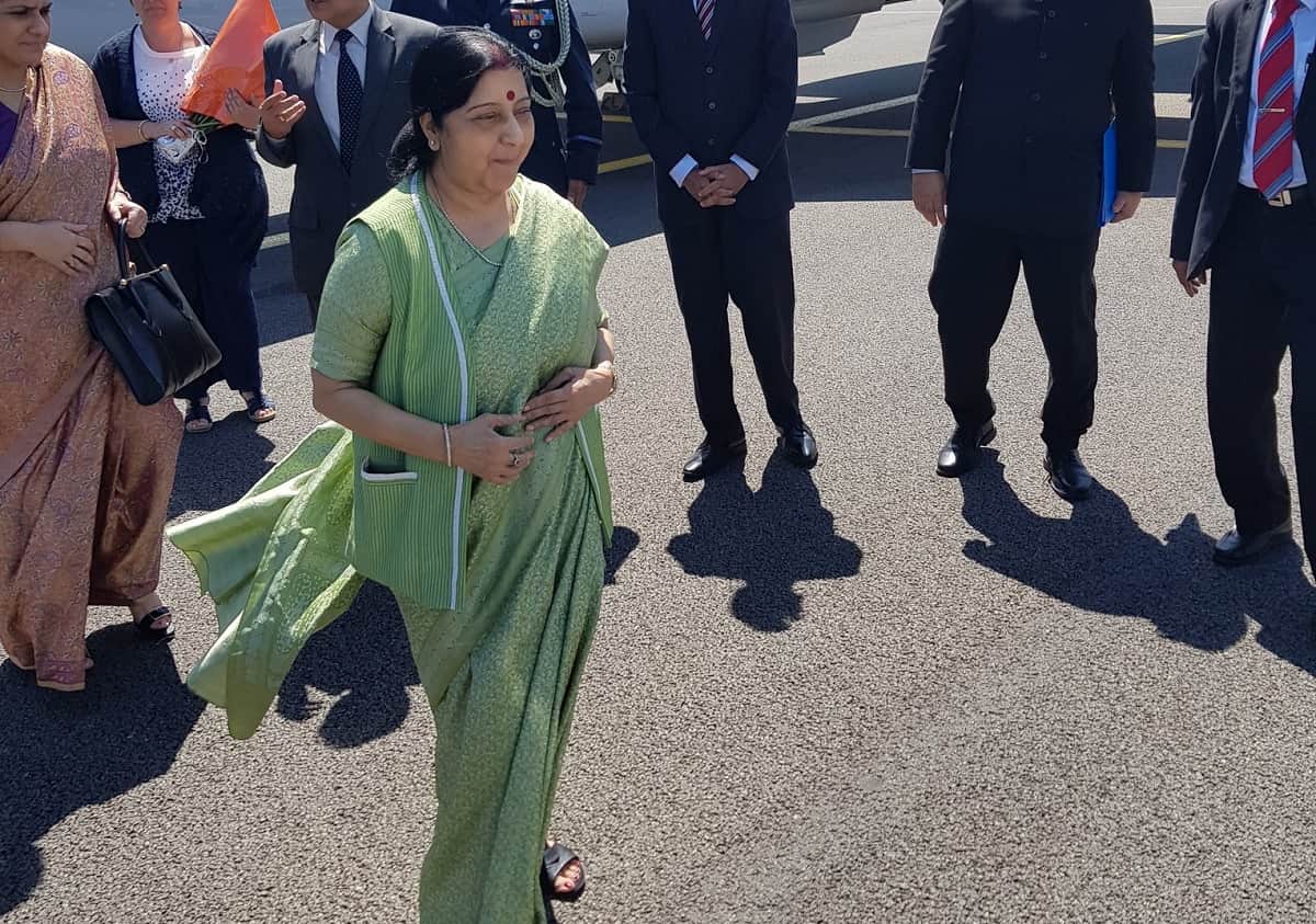 people of Delhi were angry with Sushma Swaraj over the increased prices of onions