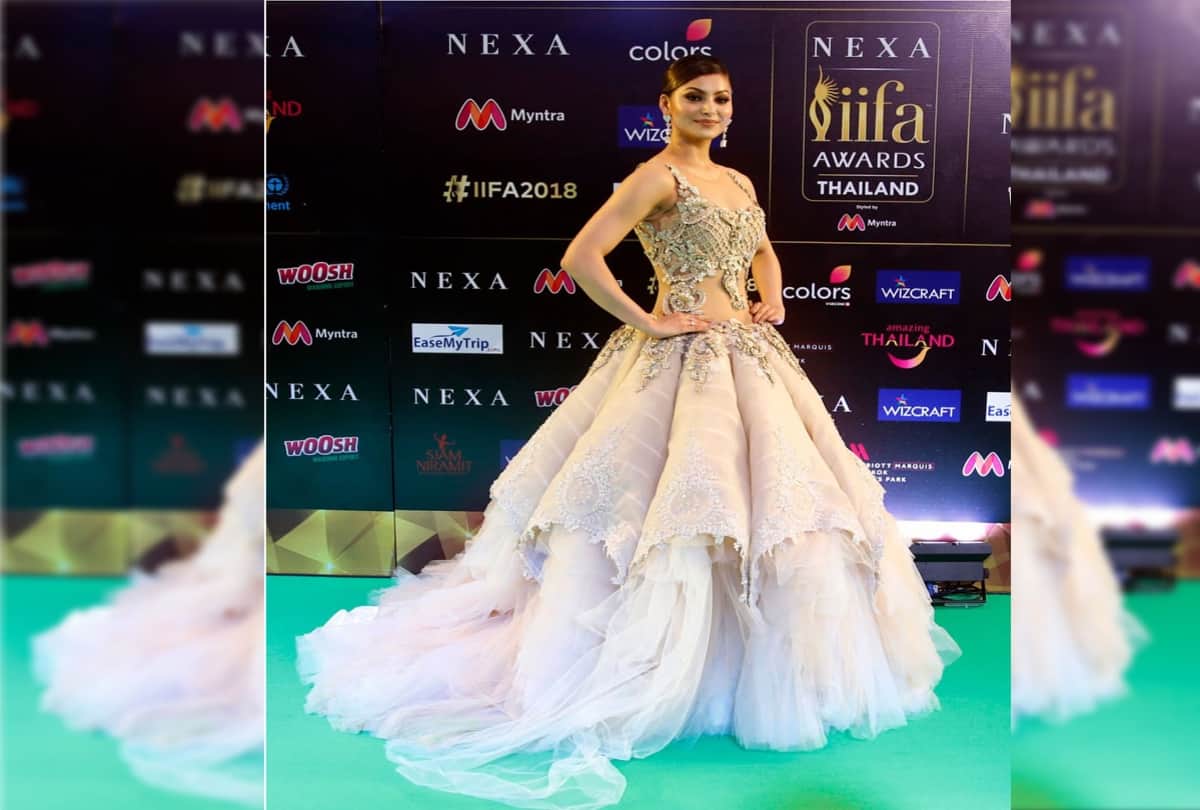 IIFA 2018 Urvashi Rautela wore golden gown weighing 80 kg 