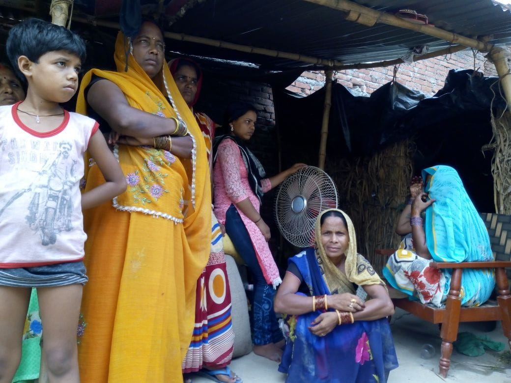 पोल से टकराई बाइक, दूल्हे के दादा की मौत