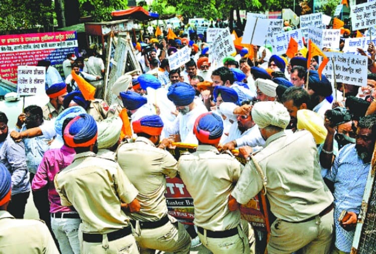 Akali Dal protested against Punjab government