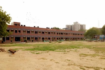 du Third cutoff list wait may be costly to students