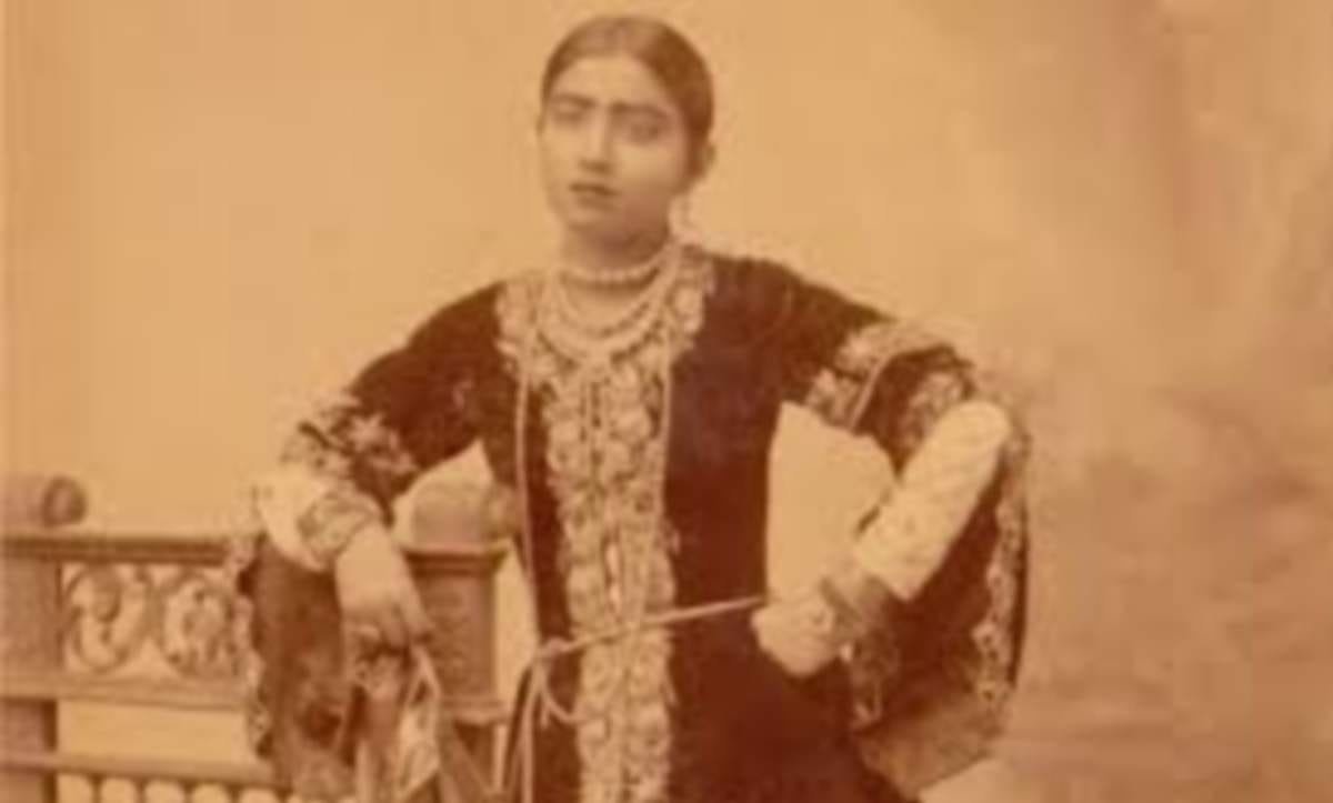 Gauhar jaan take one hundred one ginni for her show