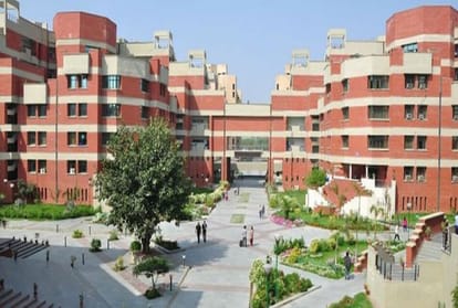 du Third cutoff list wait may be costly to students