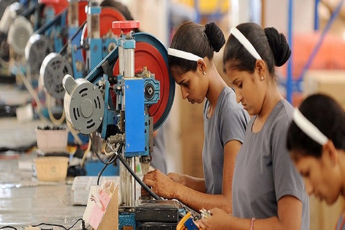 TeamLease report on Maternity leave bill amendment over jobs for womens