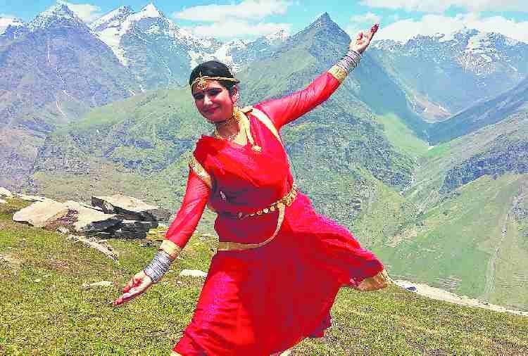 chandigarh, kathak dancer shruti gupta performance on highest peaks in leh ladakh