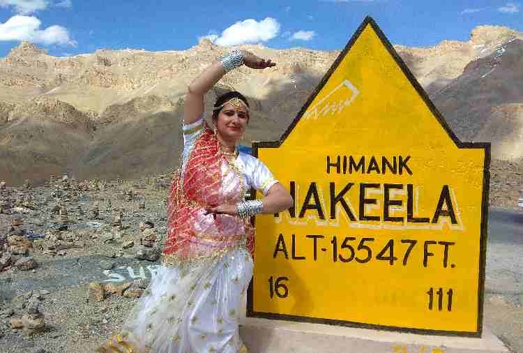 chandigarh, kathak dancer shruti gupta performance on highest peaks in leh ladakh