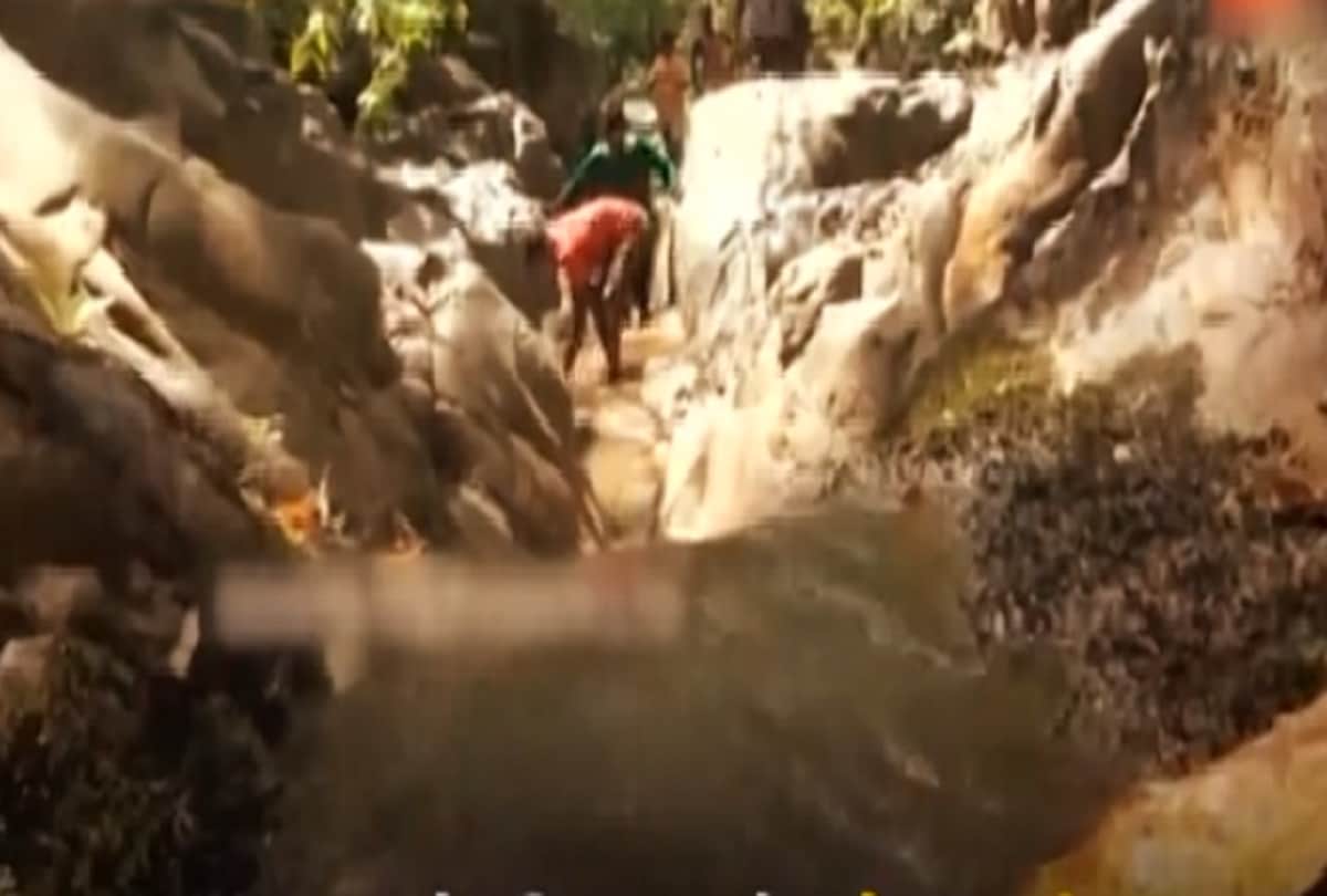 This man broke the mountain and made a canal in just three years