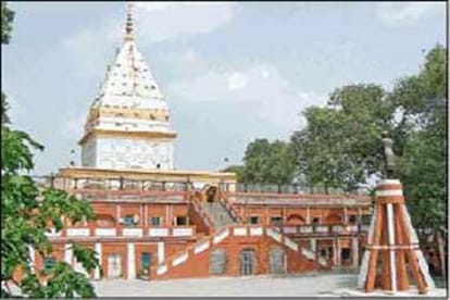 Jammu Darshan: Travelers will be from historical temples.