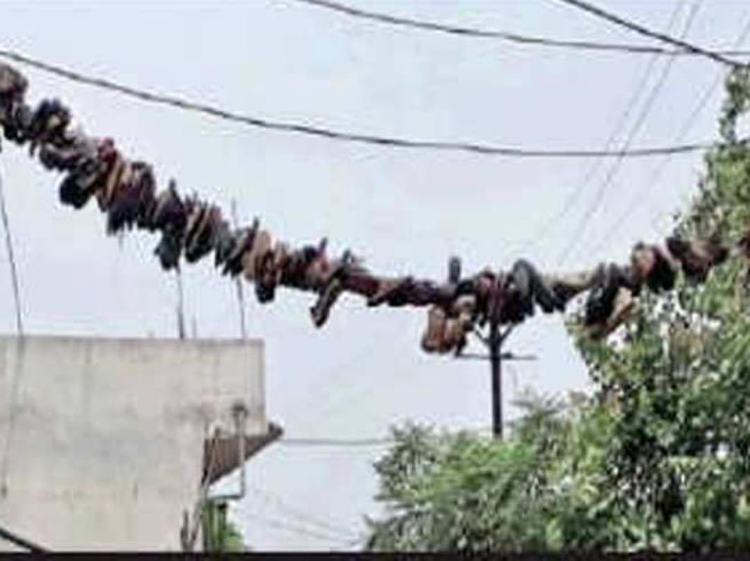 Madhya Pradesh: people made necklace from shoes for the welcome of leaders