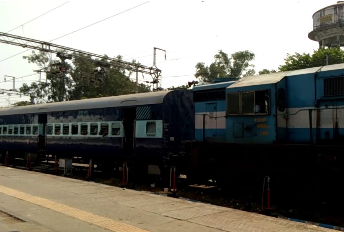 passengers faced difficulties from the message sent by railway