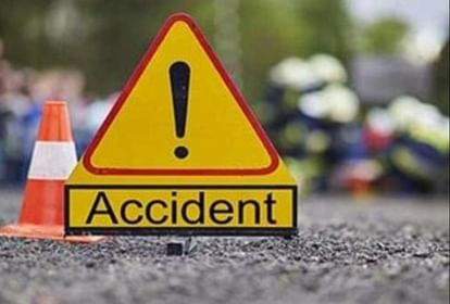 Accident near Jhajjar road flyover: roadways bus and crane collided, five passengers injured