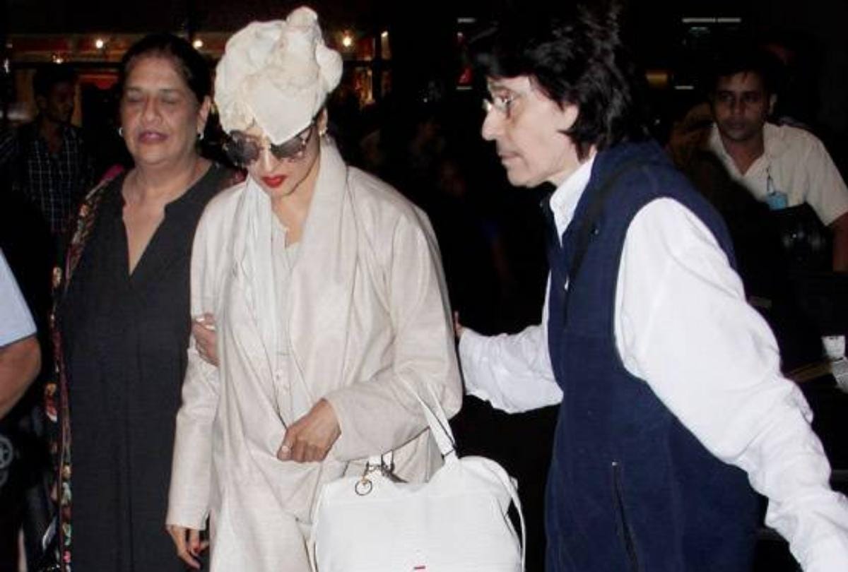 rekha return from bangkok look at her airport look