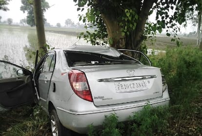 Three people died in road accident member of same family