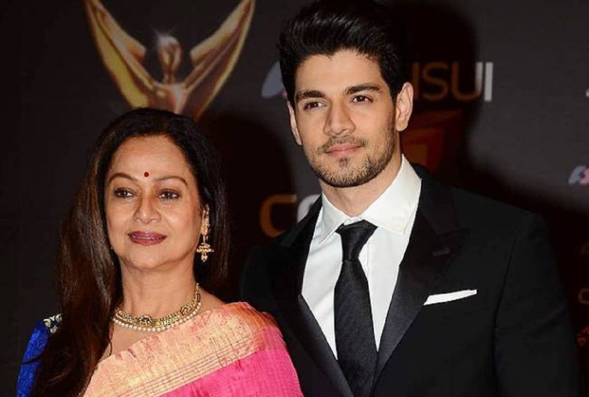 these are 7 80s and 90s bollywood actresses and their son
