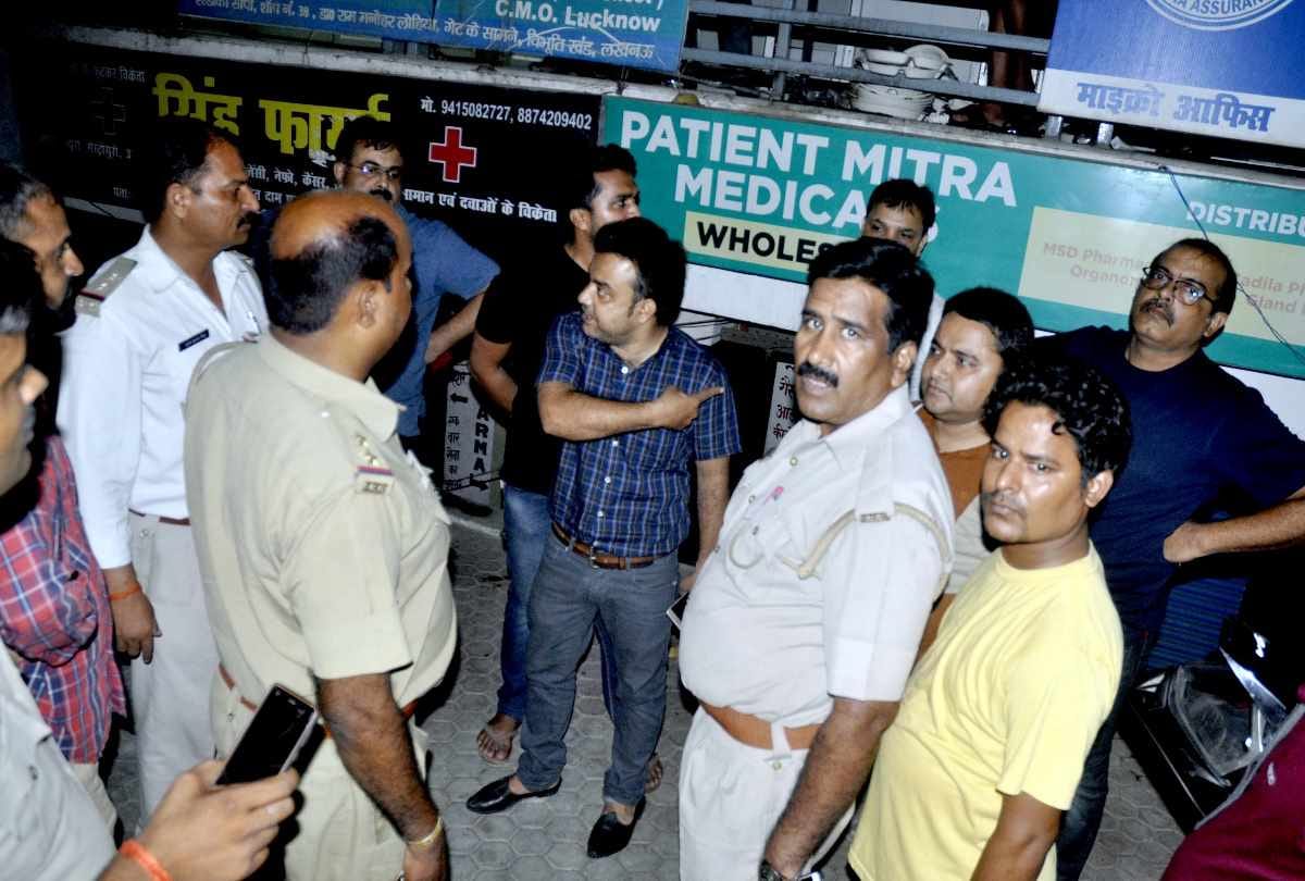 shopkeeper gave fake injection to doctor