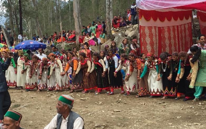 नोगली मेले में देवलुओं ने डाली नाटी