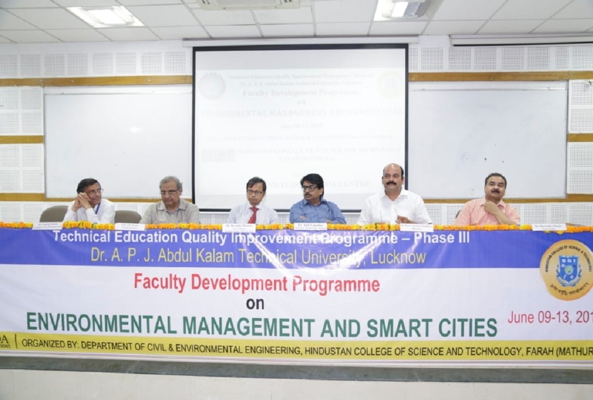 Hindustan college organized Training program on Smart cities 