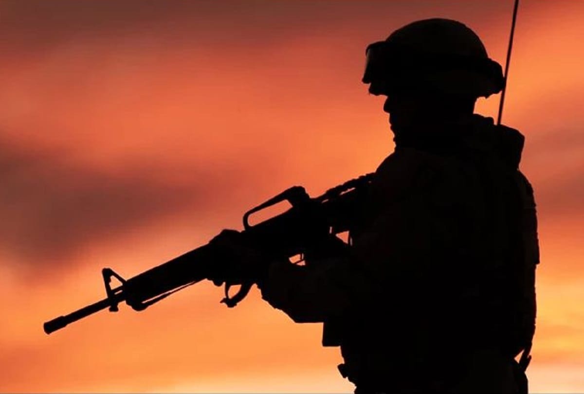 Know why indian security forces salute in different manner