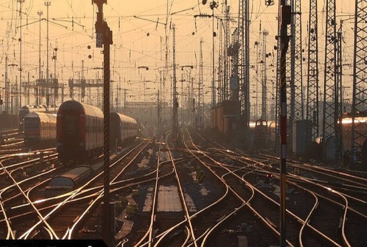 Watch LIVE How IRCTC kitchens cook the food Indian Railways