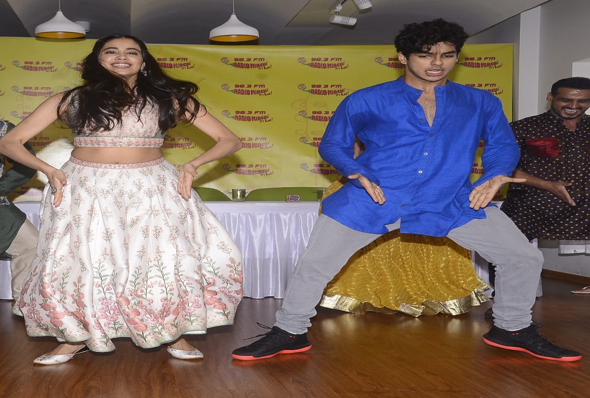 jahnvi dance at Launch of Zingaat song from film Dhadak 