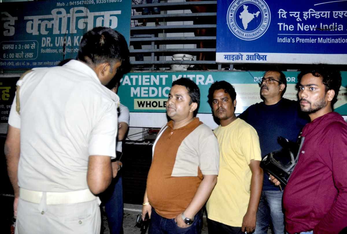 shopkeeper gave fake injection to doctor