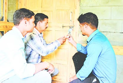 36 illegal hotels and restaurant sealed in Parvati Valley kullu