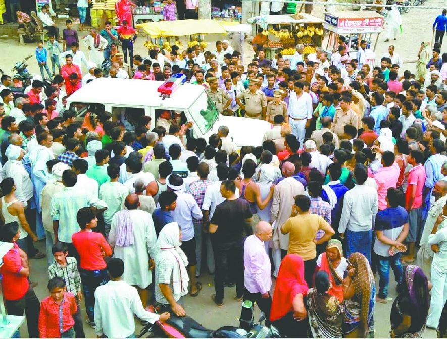 woman missing for three days, family members jammed on road