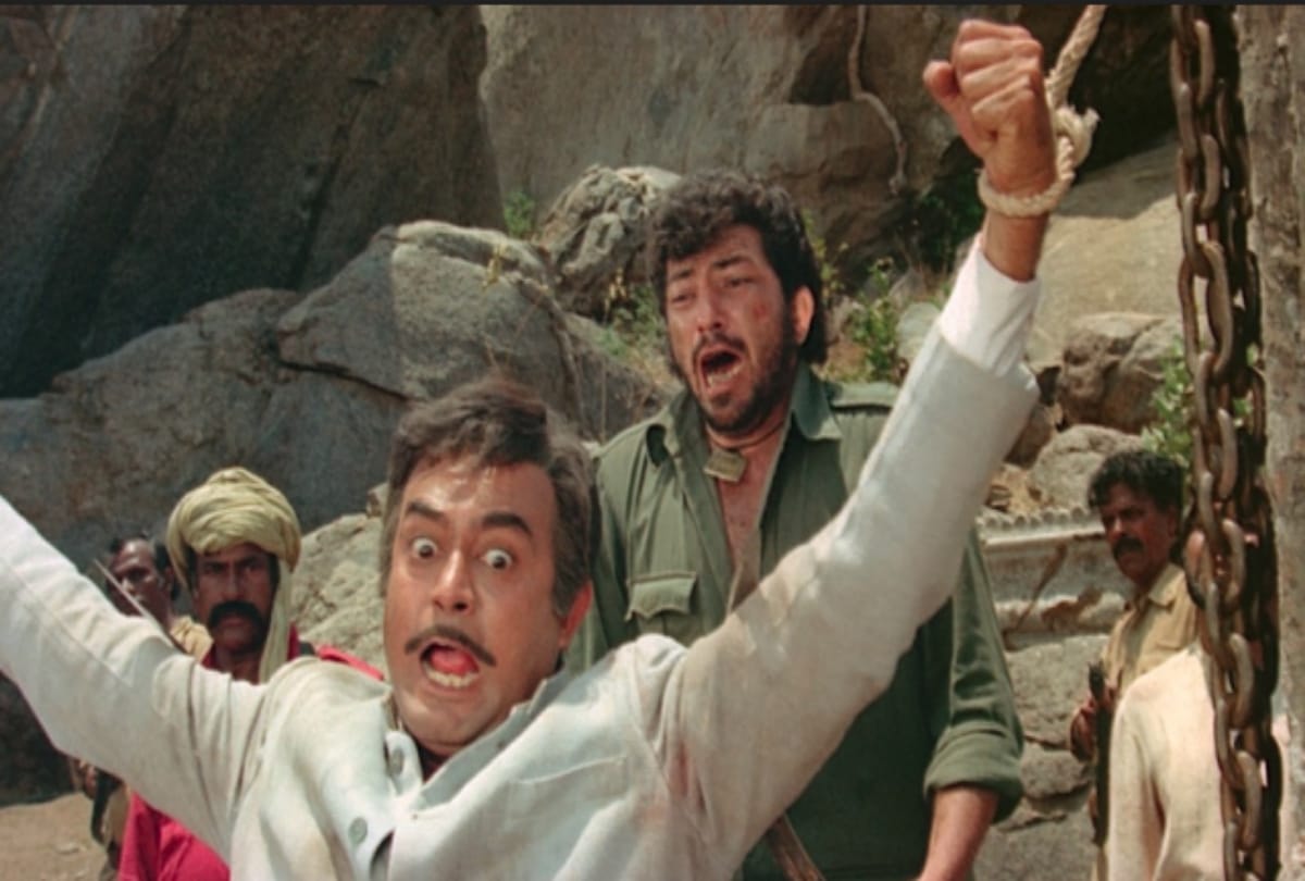sholay completed 46 years dharmendra called himself only bad actor of talented team know details
