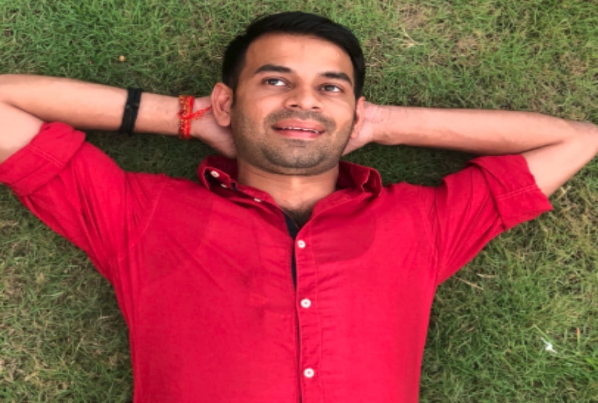tej pratap says i am in banaras, Came to Baba darshan