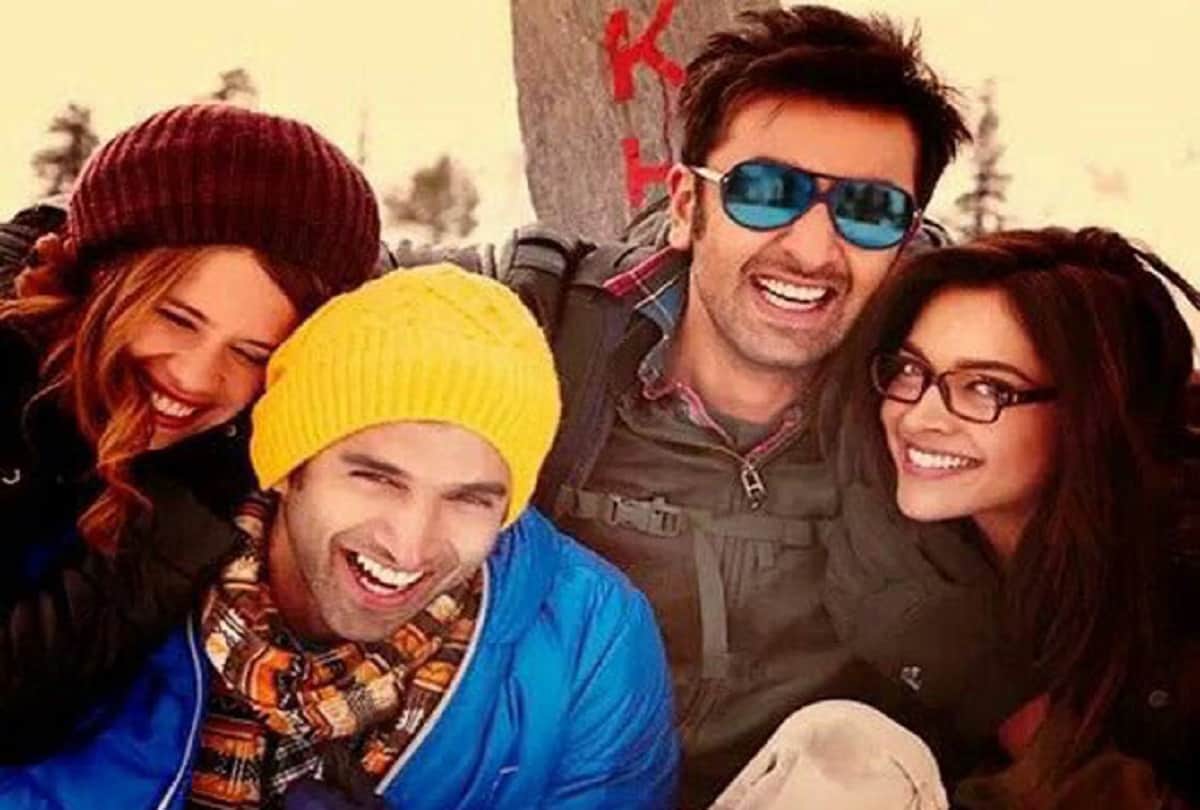 deepika padukone share photo with ranbir kapoor now ranveer singh reaction