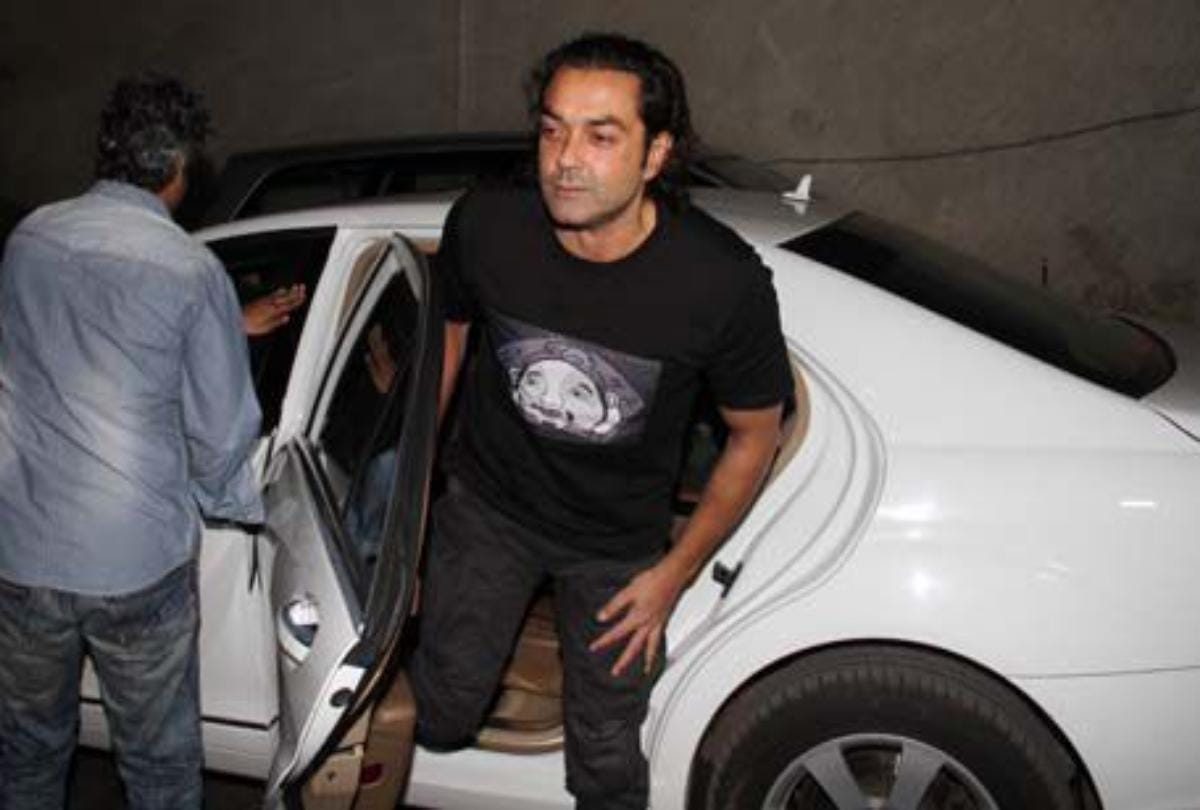 after race 3 success bobby deol gift Range Rover Sport car gift himself