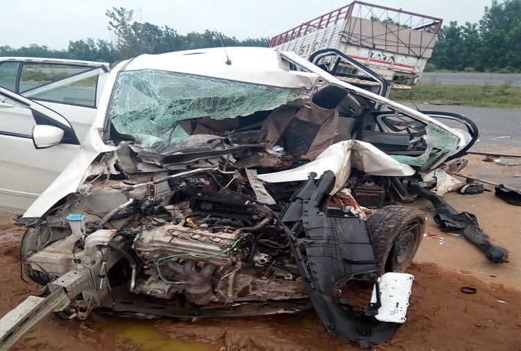 Car accident in Muzaffarnagar, one killed and three injured, see photos