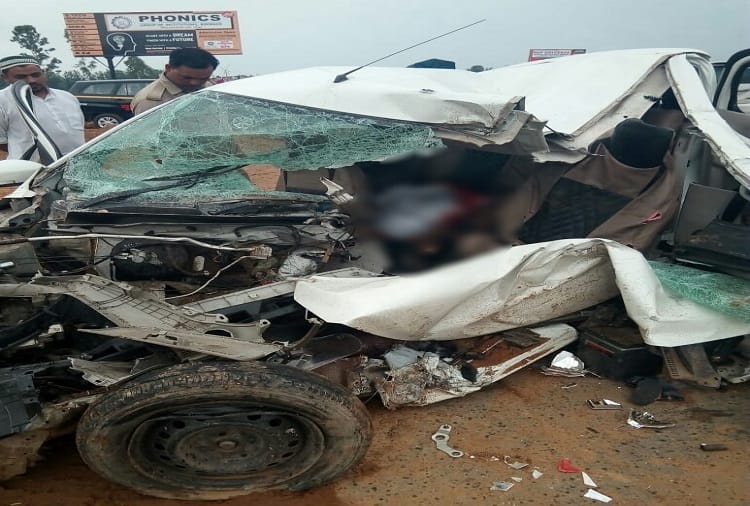 Car accident in Muzaffarnagar, one killed and three injured, see photos