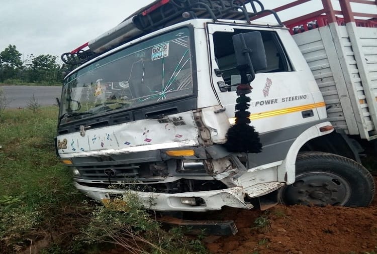 Car accident in Muzaffarnagar, one killed and three injured, see photos