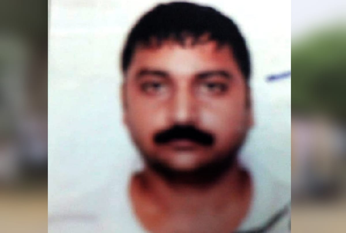 in  Drug de-addiction center at ghaziabad operator and employee sodomize youth and also beat him