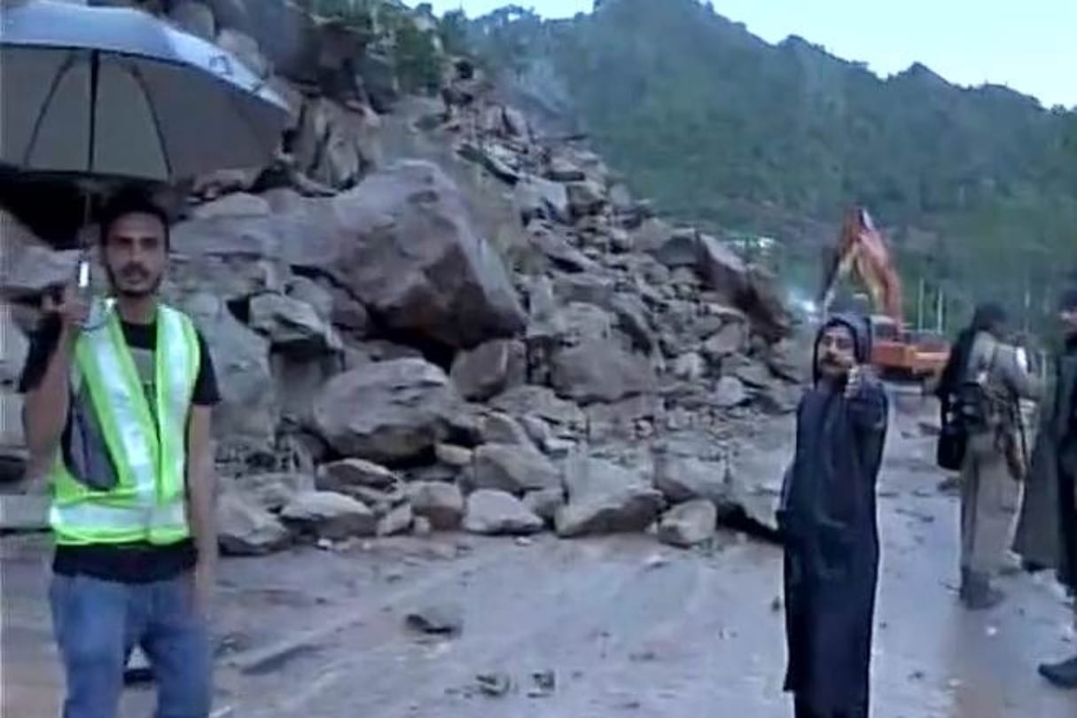 After the landslide amarnath yatra stop from Pahalgam-Baltal route