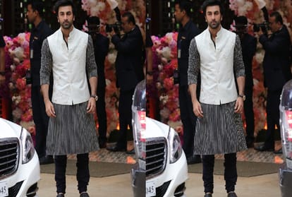 Shah Rukh Khan with wife Gauri Khan and Alia Bhatt arrive for Akash Ambani's engagement 