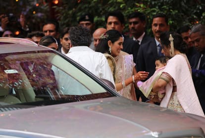 Shah Rukh Khan with wife Gauri Khan and Alia Bhatt arrive for Akash Ambani's engagement 