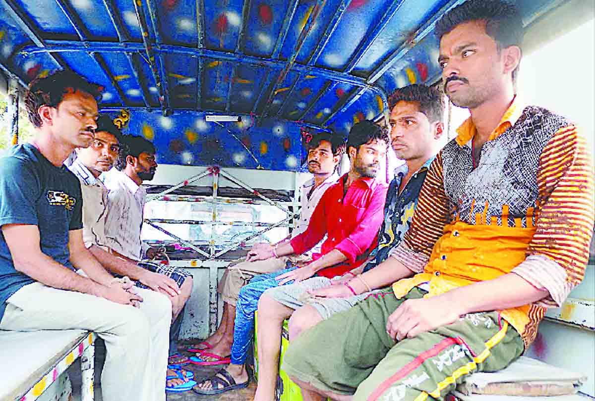 raid at speculative mafia's house twenty eight people arrested