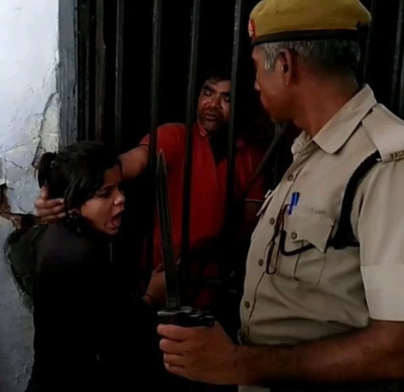 साहब मैंने मार दी अपनी पत्नी, मुझे करलो गिरफ्तार