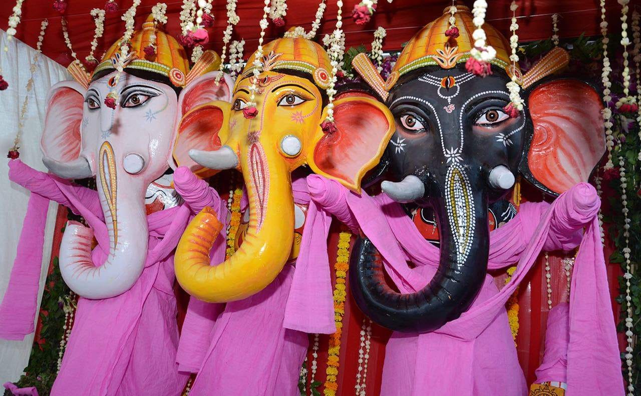 Devotee worship to god jagannath in varanasi