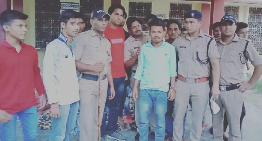 एमए योगा पाठ्यक्रम शुरू न होने पर दी आत्मदाह की धमकी