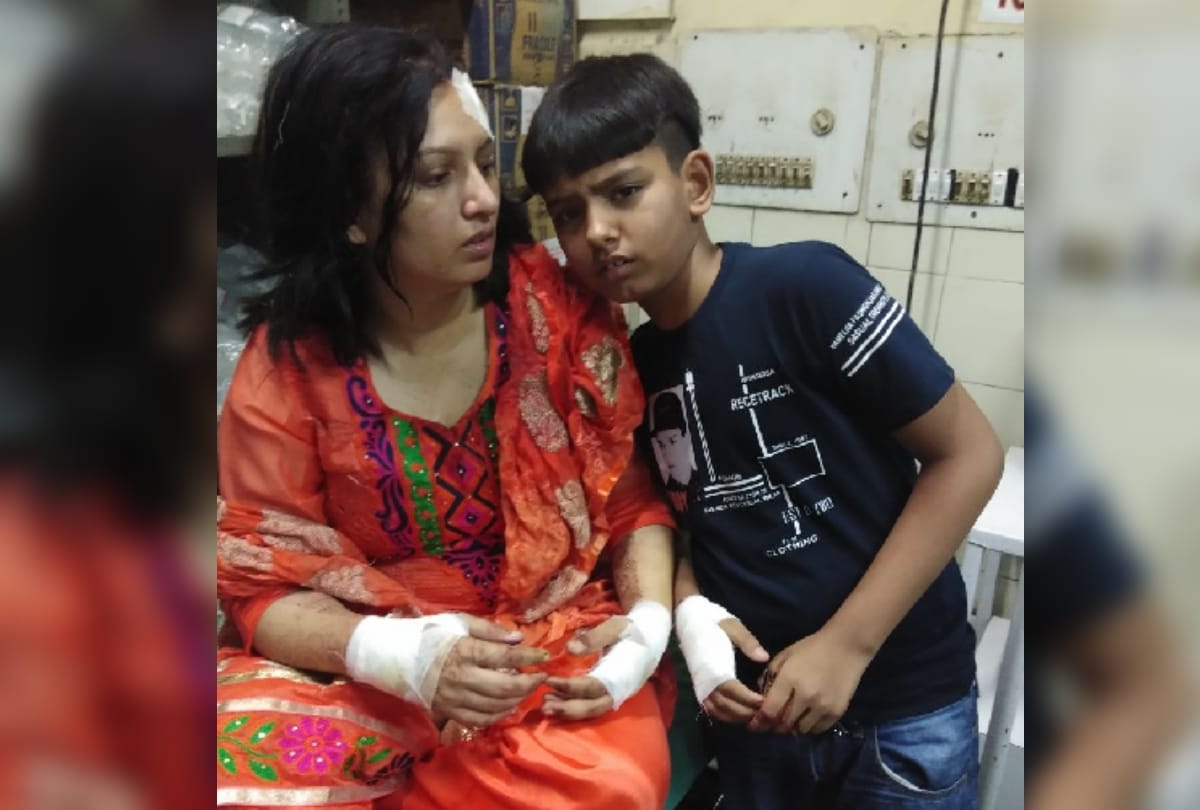 Man drove knife on wife and son due to domestic dispute outside cart room delhi ncr