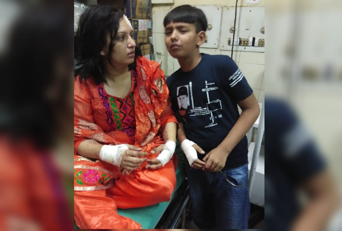 Man drove knife on wife and son due to domestic dispute outside cart room delhi ncr