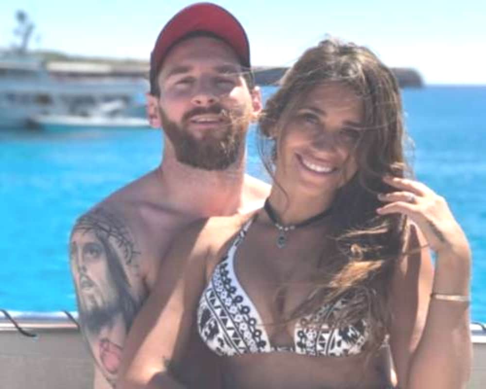 Fifa world cup 2018: footballer lionel messi and his girlfriend rocuzzo love story is very romantic 