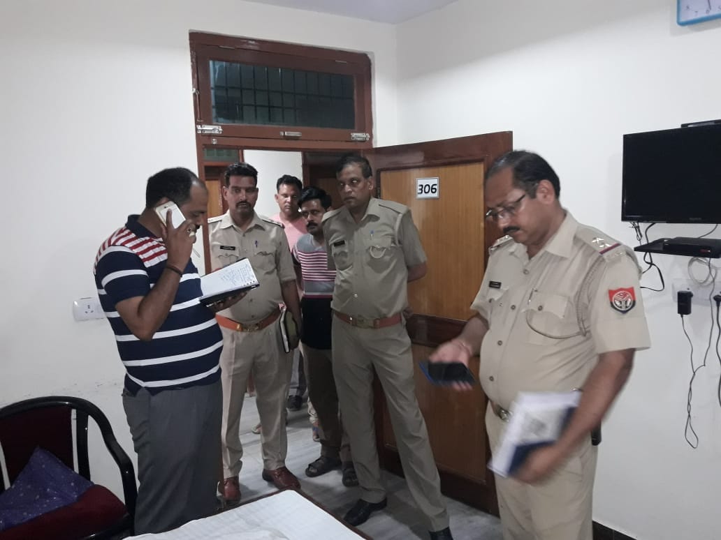 etah husband surrendered after wife's murder 